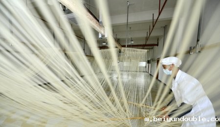 手工挂面自动化生产线是如何还原仿生工艺的？